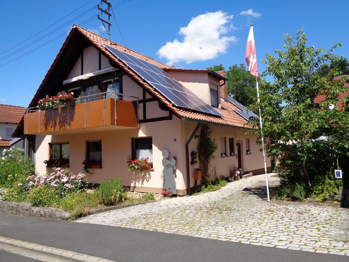 Ferienwohnung Loeber Eussenheim Экстерьер фото